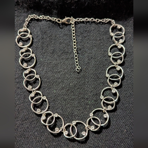 None Jewelry - Silver Tone Clear Rhinestone Interlocking Circle Statement Choker Necklace